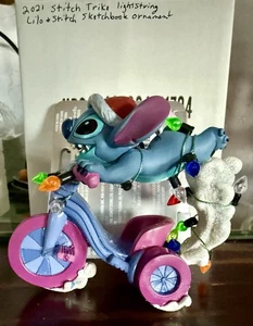 Neu im Karton Neu mit Etikett Disney Parks Skizzenbuch Stitch Trike Lichter großes Rad Ornament - Bild 1 von 7