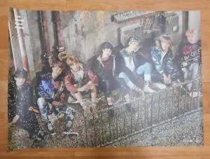 K-POP BTS WINGS You Never Walk Alone Ver. destra POSTER UFFICIALE -NUOVO- - Foto 1 di 1
