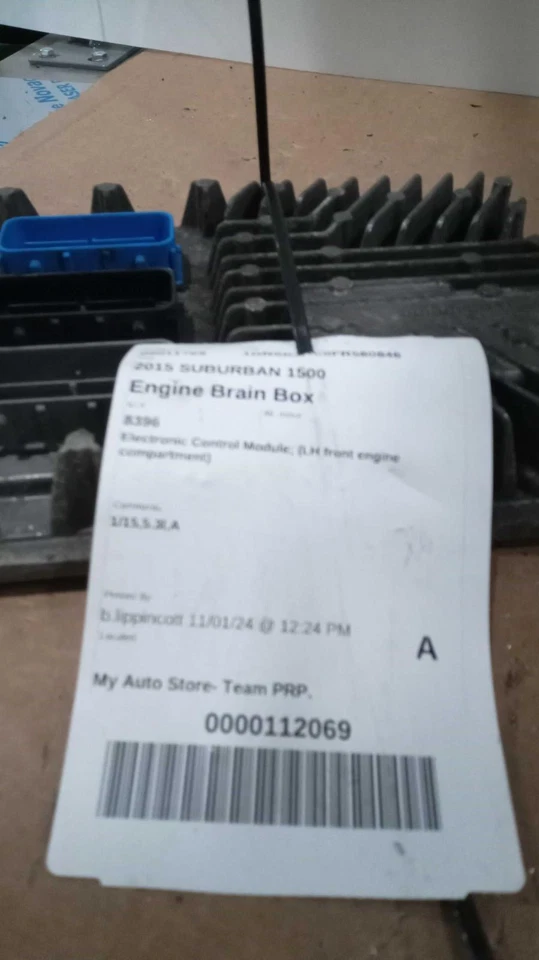Chevrolet Suburban 1500 2015 módulo de control del motor ECM OEM 146 k millas gris Foto 1 de 4