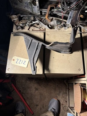 Soporte de cierre de capó Amc Javelin Amx 1968-1969 Foto 1 de 4