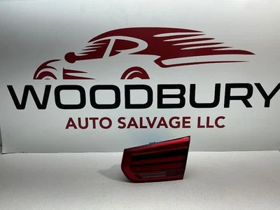 BMW 330i 2017-2018-2019 luz trasera de pasajero vagón puerta levadiza montada 473528 Foto 1 de 4