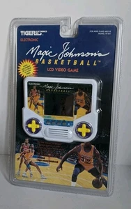 Magic Johnson’s 1992 baloncesto electrónico portátil juego de viaje Tiger nuevo - Imagen 1 de 4