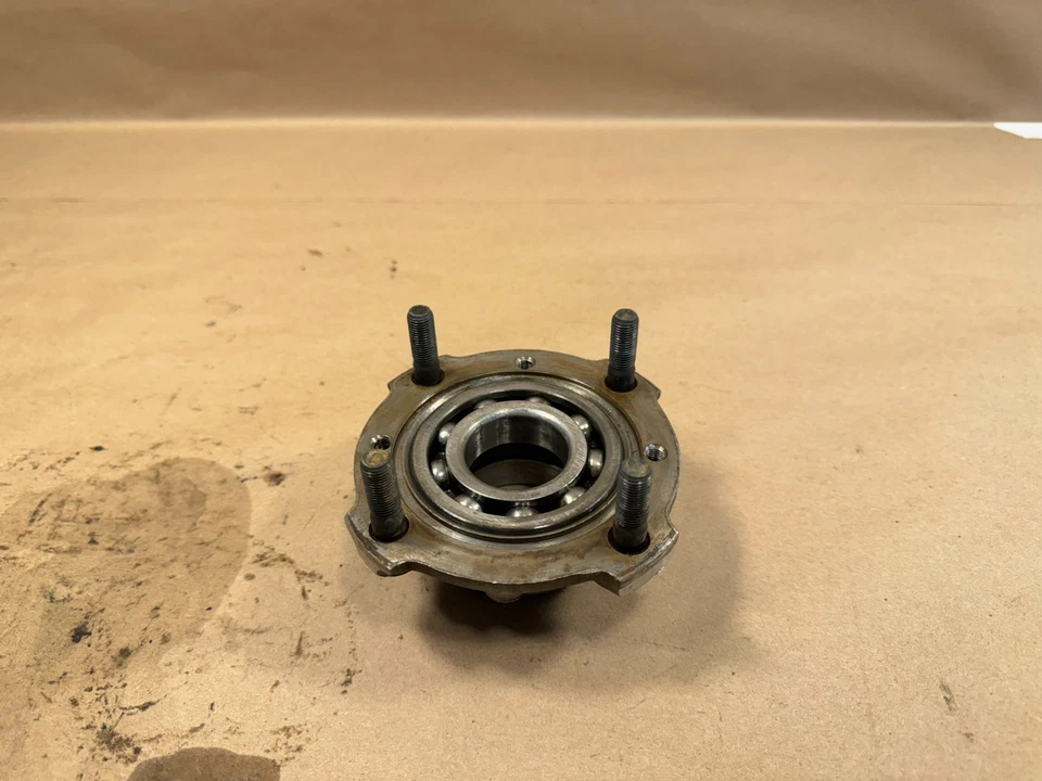 Ступица подшипника заднего дискового колеса MG Midget Austin Healey Sprite с длинными заклепками MOWOG от оригинального производителя - Изображение 1 из 4