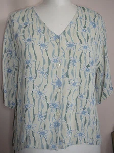 Short Sleeve Star Print Blouse in Moss Crepe Rayon- Cream/Chive- Large - Picture 1 of 2