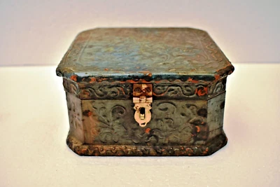 Antigua caja de madera lacada con diseño ornamentado en relieve almacenamiento de joyas "01 Foto 1 de 4