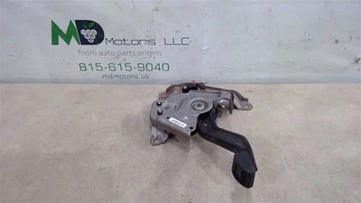 Chevrolet Tahoe 2014-2018 montaje de pedal de parada de estacionamiento OEM 84035397 Foto 1 de 4