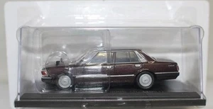 1/43 Collezione Auto Domestiche: Nissan Cedric 200E GL Marrone Metallizzato (1981) - Foto 1 di 3