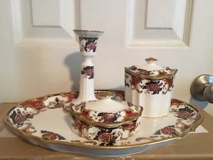 AUTHENTIC ANTIQUE WEDGEWOOD  PORCELAIN DRESSER SET RARE/ AMAZING PATTERN ! - Picture 1 of 8