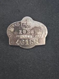 Vintage Obsolete 1935 Minnesota Licensed Chauffeur License Pin with Gift Box - Picture 1 of 4