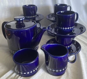 Tetera Waku vintage azul y blanca de Alemania Occidental 6 tazas/platillos leche y azúcar - Imagen 1 de 7
