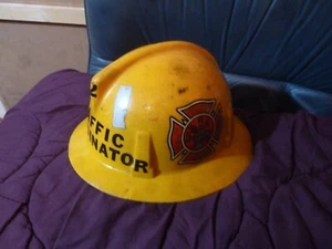 Verkehrskoordinator Helm Hartford County. Gelb. - Bild 1 von 6