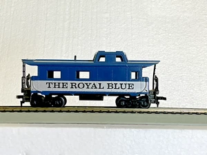 The Royal Blue Tyco HO Scale Caboose 40' with Box. - Picture 1 of 10
