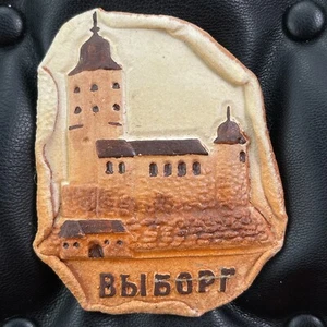 RUSSIAšRESIN FRIDGE MAGNETā
VYBORG CITY STONE CASTLE SAINT OLAF TOWER SOUVENIRš - Picture 1 of 3