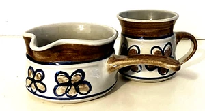 Metlox Poppytrail Bandero Steinzeug 2 Stück: Sauciere oder Butterboot + 3,5" Becher - Bild 1 von 7