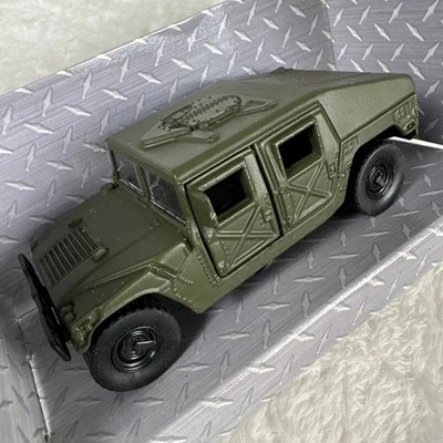 Maisto 2003 Power Racer Motorizado Pull Back Humvee, Verde Exército - Imagem 1 de 4