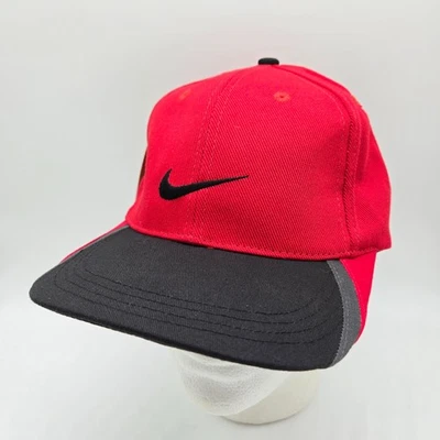 Gorra de golf Nike vintage años 90 central Swoosh con tirantes roja bordada nueva con etiquetas Foto 1 de 4