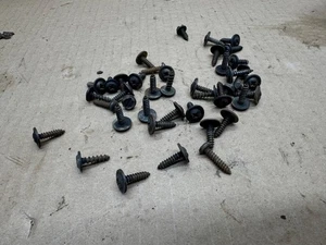 Juego de tornillos para tablero Jeep Wrangler YJ 87-95 bisel de ajuste de cabeza pequeña tornillo Phillips OEM - Imagen 1 de 4