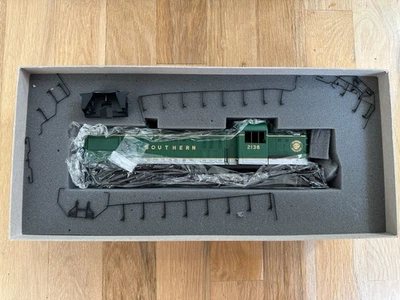 Weaver O Scale RS-3 #5009 Southern Diesel Locomotive #2136 w/ Box - NIB - Image 1 of 4