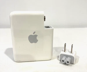 APPLE A1084 AIRPORT EXPRESS BASE STATION LIVE WIRELESSLY 54 MBPS FOR MAC PC 2004 - Picture 1 of 5