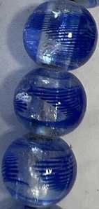 CUENTAS DE VIDRIO DE LUJO 12 mm transparentes con rayas plateadas y azules redondas 30 cuentas totales - Imagen 1 de 13