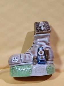 Wade England Large Nursery Rhyme Porcelain Figurine Old Woman Lived in a Shoe - Picture 1 of 7