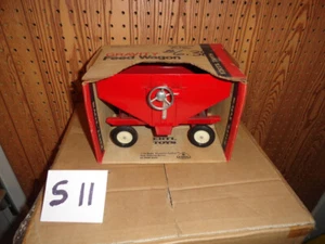 1/16  international gravity wagon - Picture 1 of 5