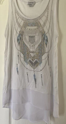 Camiseta sin mangas blanca adornada con pedrería diseño pluma Bebe talla S Foto 1 de 4