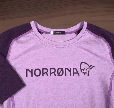 Легкая женская футболка Norrona Fjørå Equaliser S фиолетовый кварц/индиго ночь - Изображение 1 из 4