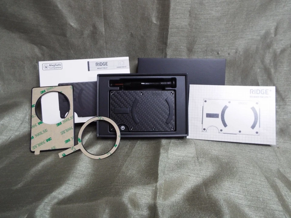 The Ridge MAGSAFE Wallet Carbon Fiber 3K RFID Blocking with Cash Strap