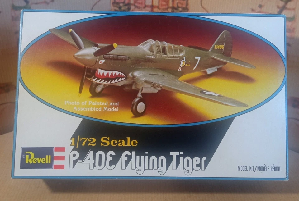 Revell P-40E Flying Tiger 1-72 - Immagine 1 di 1