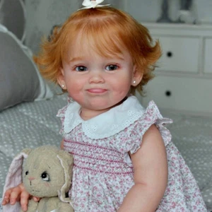 28 Zoll Reborn Baby Puppe Künstler bemalt süß Kleinkind Mädchen kurze Haare Stoffkörper Geschenk - Bild 1 von 4