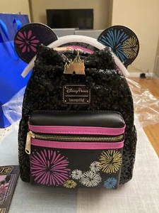 Minnie Mouse Hauptattraktion Feuerwerk Loungefly Rucksack Dezember 2020 - Bild 1 von 5