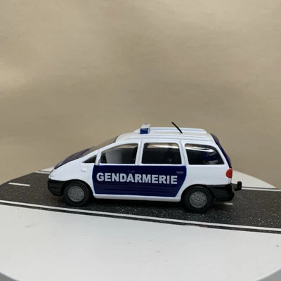 Siku Super #1365 Ford Galaxy 2.8 V6 Minivan Police Polizei Gendarmerie Van 1:64  - Image 1 of 4