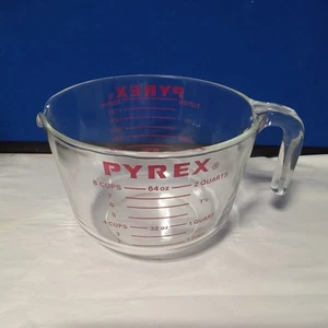 PYREX 8-Cup / 64 Oz. Glass Measuring Cup Mixing Bowl -Red Letter- USA - Picture 1 of 5
