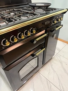 GAS RANGEMASTER CLASSIC 90CM RANGE COOKER IN BLACK AND BRASS. Ref--ED259 - Picture 1 of 13