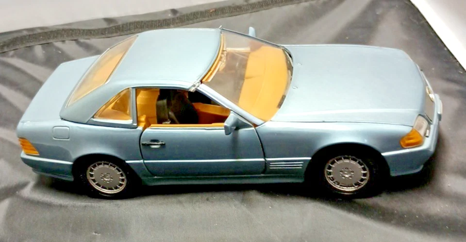 1/18 Revell AG 1990 Mercedes-Benz 500SL Diecast car Parts/repairs - Image 1 of 4