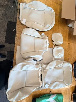 Lexus IS250 2010-2015 juego de dos asientos delanteros cuero GAHH 4201E marfil inserciones perfectas Foto 1 de 4