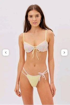 Conjunto de natación con aros For Love & Lemons flores de hortensia talla S parte inferior talla M Foto 1 de 4