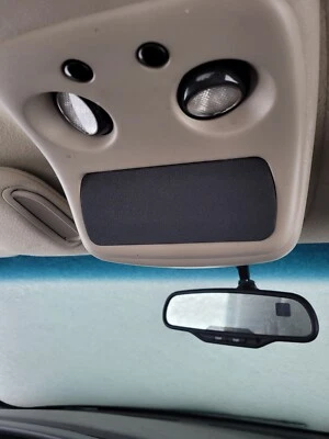 99-06 Silverado, sierra, Tahoe, Yukon Upper console pocket delete only - Image 1 of 4