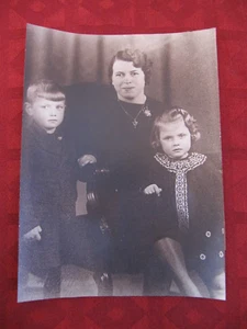 Alte Foto Mutter mit Kindern (23x17cm) Deutsche Foto ca. 20-30er - Picture 1 of 2