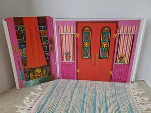 Barbie 1970s Mod Lively Livin Surprise House Replacement Part Living Room Walls - Picture 1 of 6