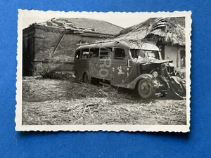 Foto, Pütz Heinz sein Bus in Warenikowskaja 1943, Kuban Brückenkopf XT55189 - Bild 1 von 2