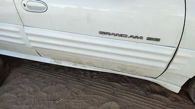 Moldura delantera derecha Pontiac Grand Am pasajero de puerta OEM blanco 16u 1999-02 Foto 1 de 4