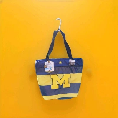 Universidad de Michigan Wolverines Enfriador Térmico Caliente o Frío Tiene capacidad para 56 Latas Foto 1 de 4