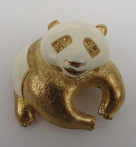 Neugablonz: Brosche Pandabär Emaille 1970er bis 1980 Jahre (35716) - Picture 1 of 4