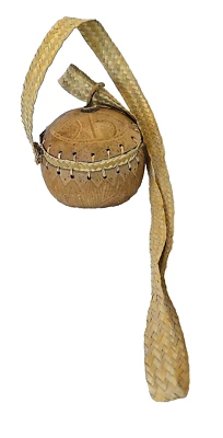 Cayman Islands Purse Coconut and Woven Palm Leaf Iguana Carvings Vintage - Image 1 of 4