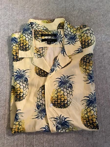 BANANA REPUBLIC Men’s Slim Fit Hawaiian Shirt Button Down Pineapples Size M EUC - Picture 1 of 4