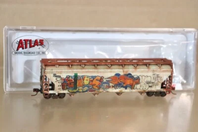 ATLAS 50 000 640 WEATHERED EASTMAN CHEMICAL ACF 5250 4 BAY HOPPER CAR 289923 nv - Image 1 of 4