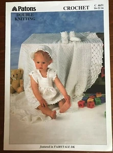 Baby Mädchen Spitze Lagenlook HÄKELANLEITUNG Kleid Mütze Stiefel + Schal Patons 4651 - Bild 1 von 7
