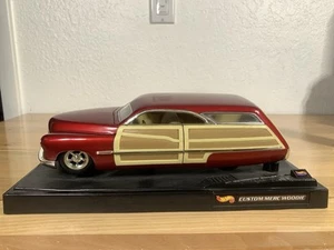 Hot Wheels 2000 Collectibles - 1950 Merc Woodie 1:18 Loose with Stand - Picture 1 of 12